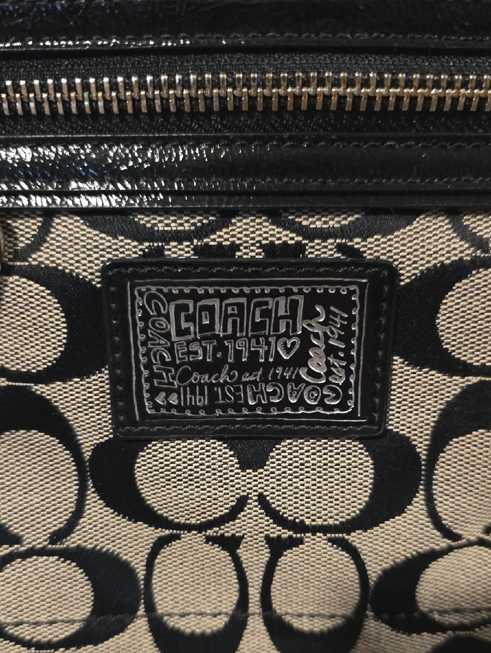 Coach Poppy Signature Small Crossbody Bag featuring the brand's iconic "C" - Picture 4 of 11